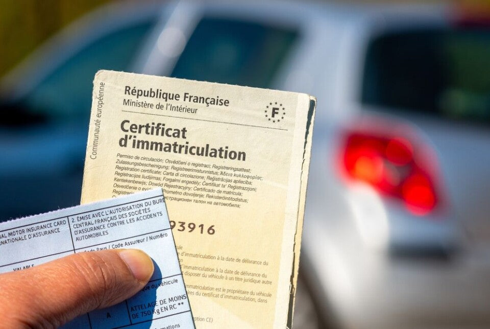 Umzug in ein anderes EU-Land? Ein praktischer Leitfaden zur Fahrzeugummeldung ohne böse Überraschungen